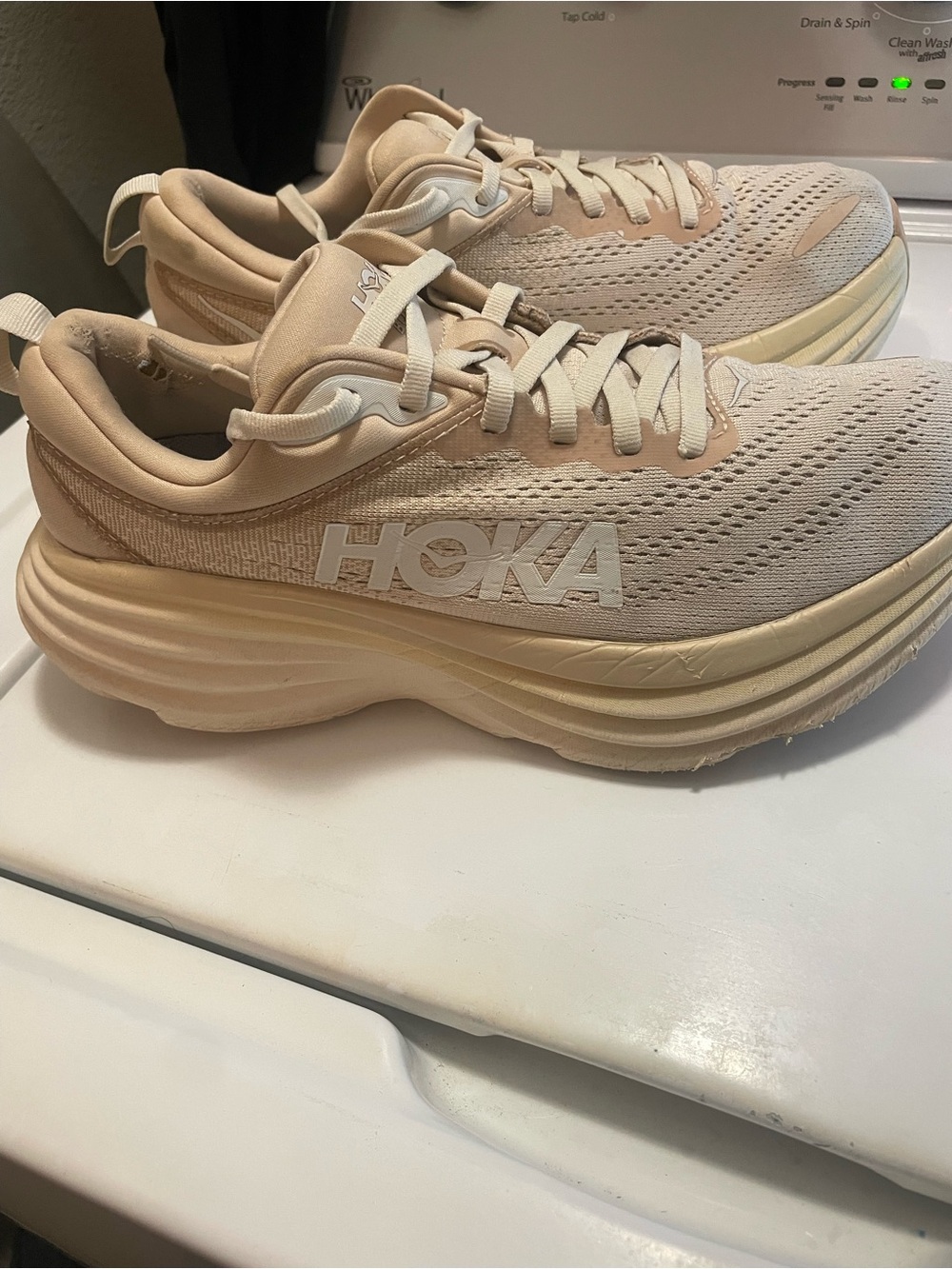 Hoka Women's Neutral Running Shoe - Sand/Cream W Bondi 8